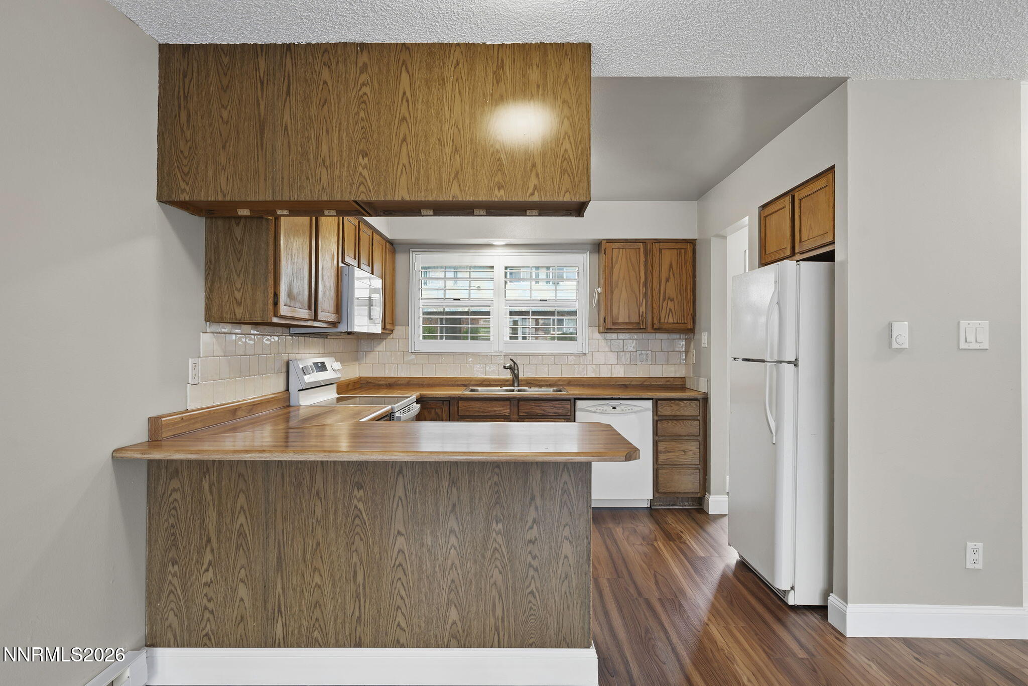 227 Smithridge Park Reno, NV 89502 - Photo 3 of 17 8-web-or-mls-_DSC7255