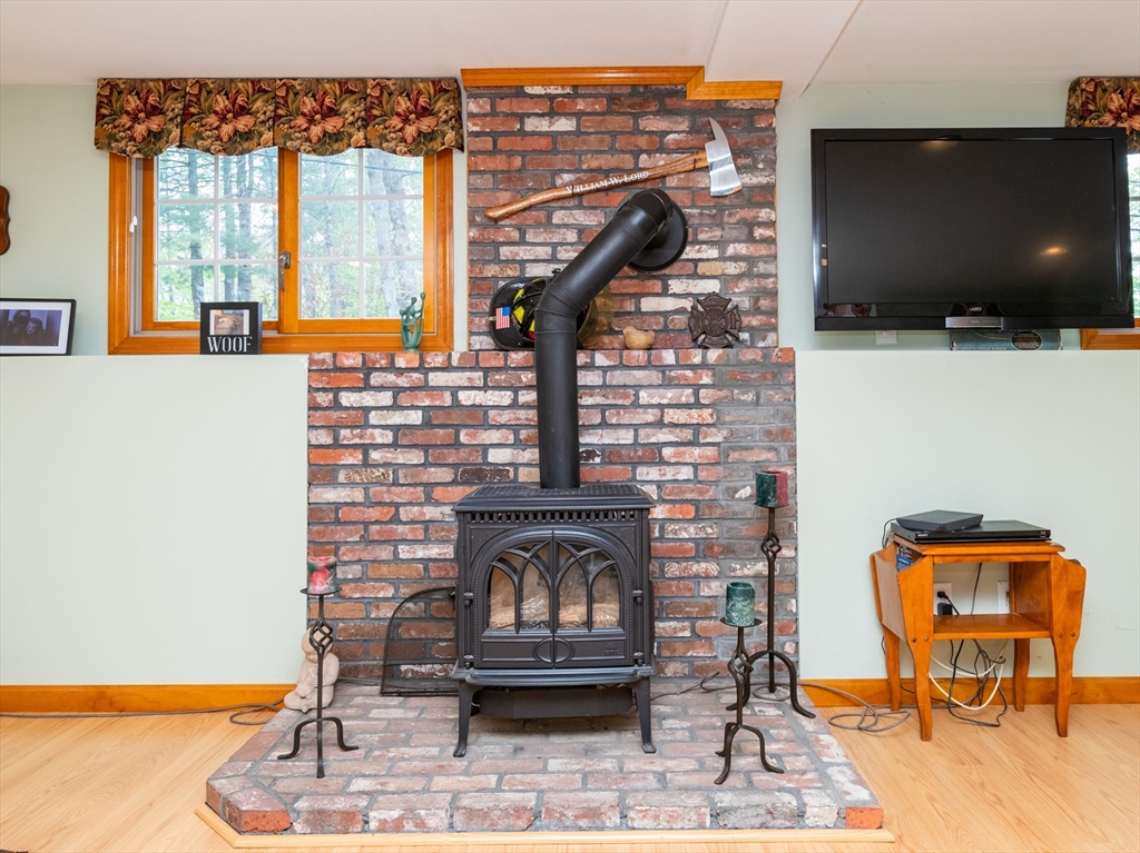 37 Colrain Road Topsfield, MA 01983 - Photo 13 of 42