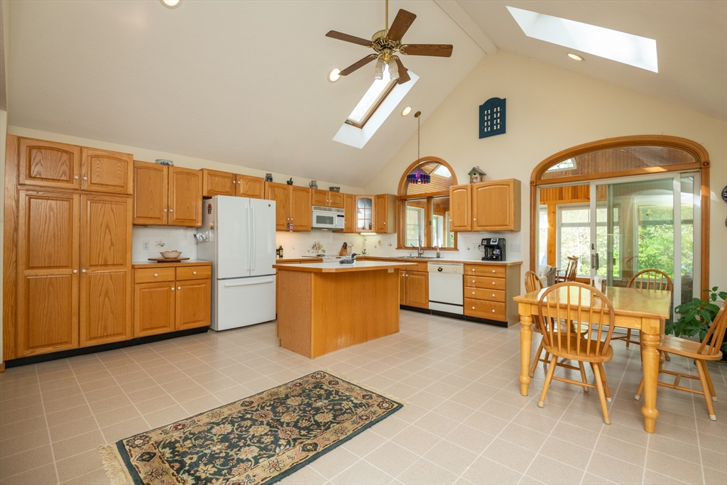 37 Colrain Road Topsfield, MA 01983 - Photo 15 of 42