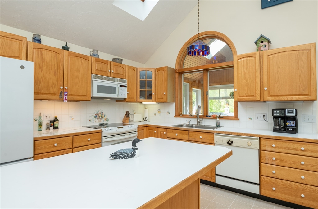 37 Colrain Road Topsfield, MA 01983 - Photo 17 of 42