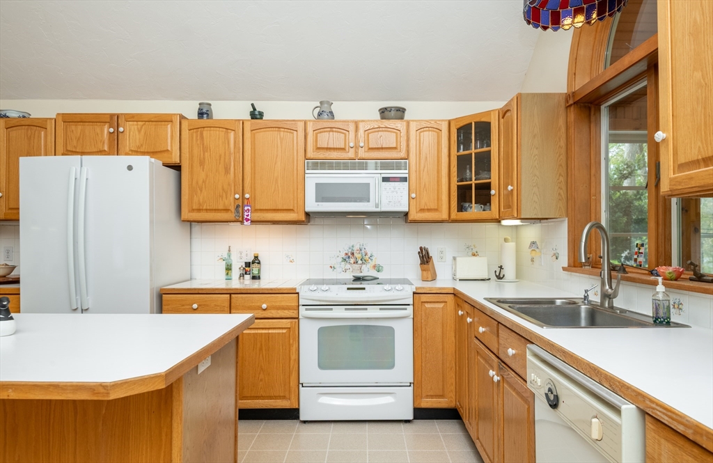 37 Colrain Road Topsfield, MA 01983 - Photo 18 of 42