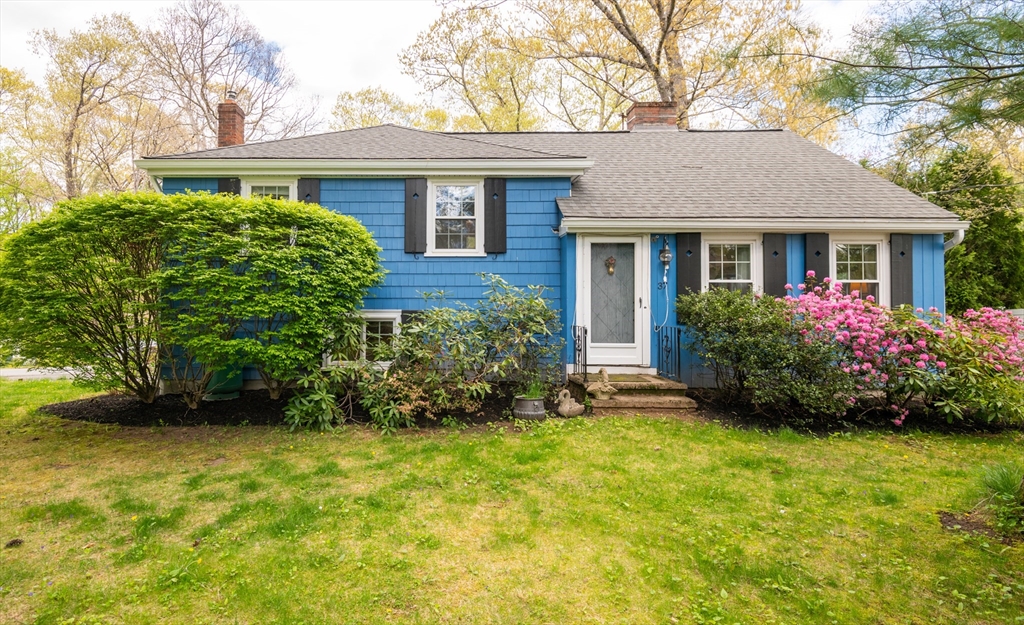 37 Colrain Road Topsfield, MA 01983 - Photo 2 of 42