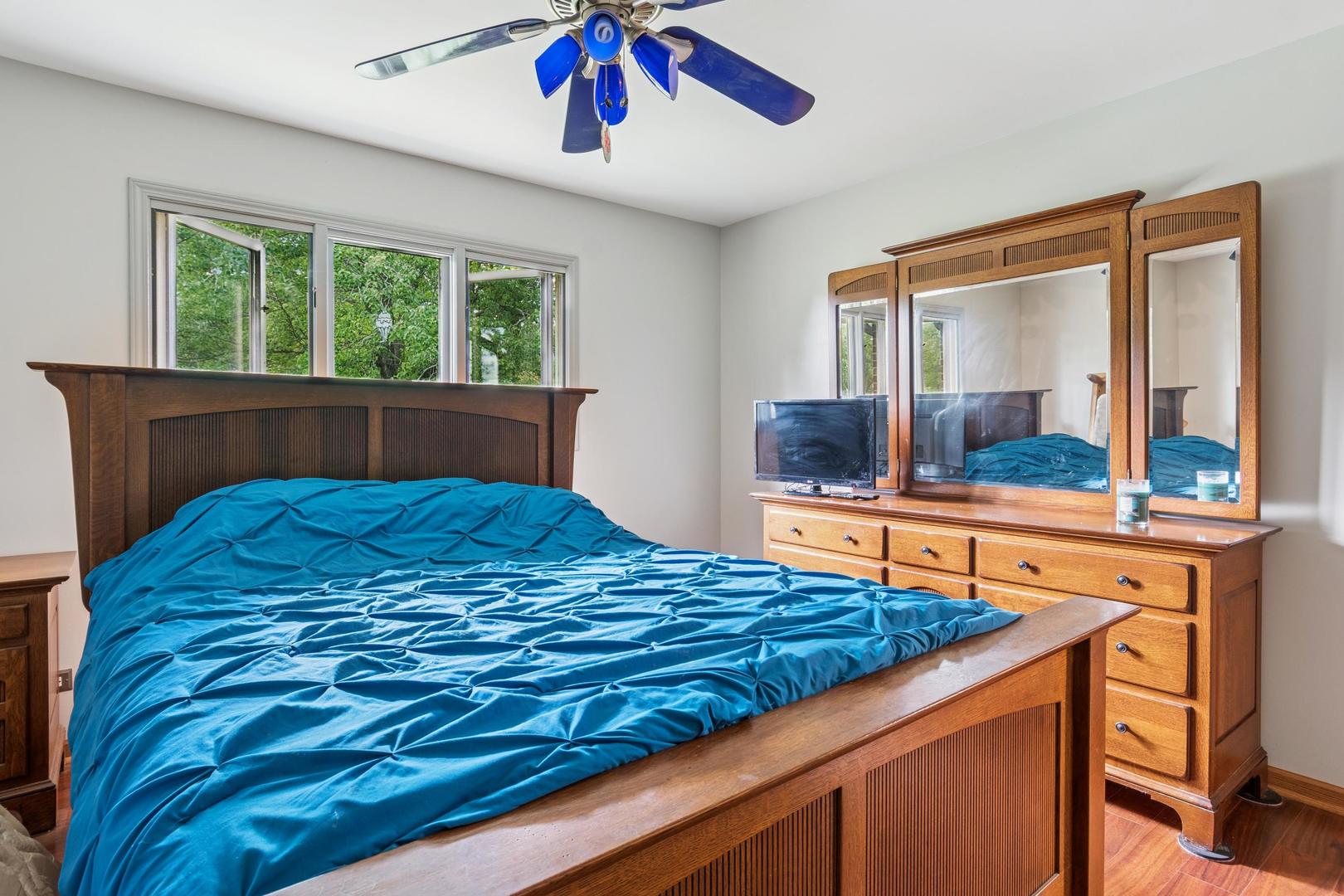 2417 Green Valley Road Darien, IL 60561 - Photo 14 of 21 Gallery Image 14