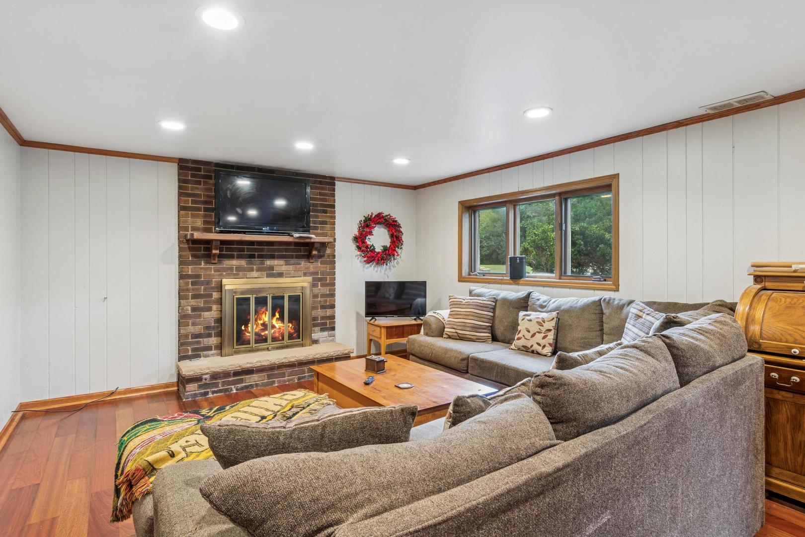 2417 Green Valley Road Darien, IL 60561 - Photo 10 of 21 Gallery Image 10