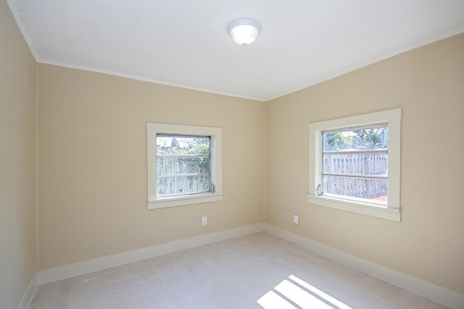 410 Franklin Road West Palm Beach, FL 33405 - Photo 5 of 15 20240405152235868384000000-o