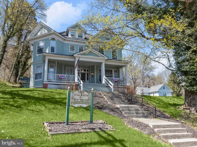 $750,000 | 492 Hawkridge Lane, Sykesville, MD 21784