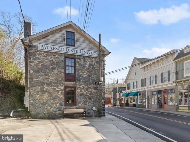 $750,000 | 492 Hawkridge Lane, Sykesville, MD 21784