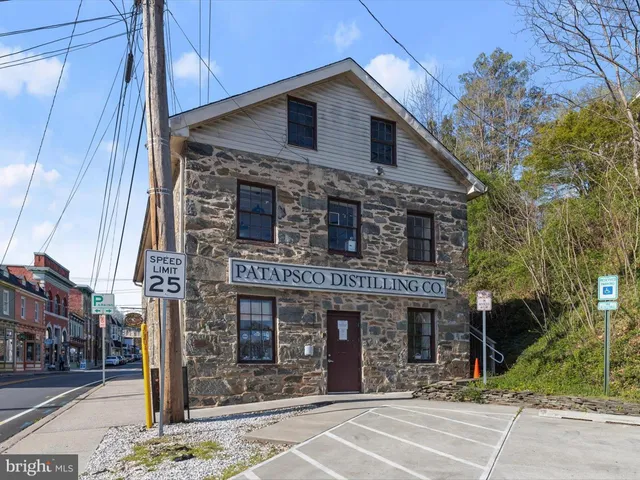 $750,000 | 492 Hawkridge Lane, Sykesville, MD 21784