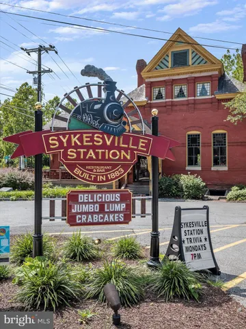 $750,000 | 492 Hawkridge Lane, Sykesville, MD 21784