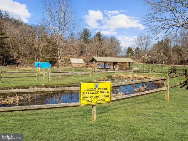 $750,000 | 492 Hawkridge Lane, Sykesville, MD 21784