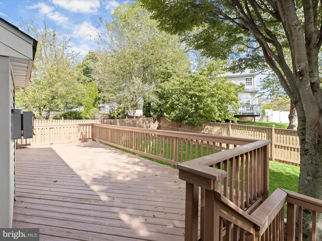 $750,000 | 492 Hawkridge Lane, Sykesville, MD 21784