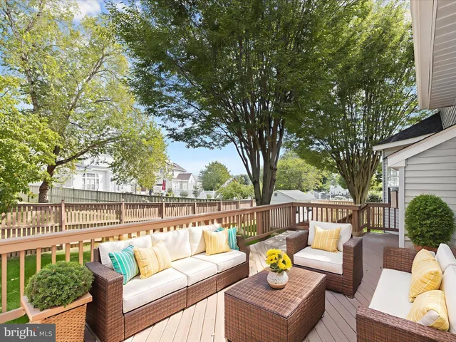 $750,000 | 492 Hawkridge Lane, Sykesville, MD 21784