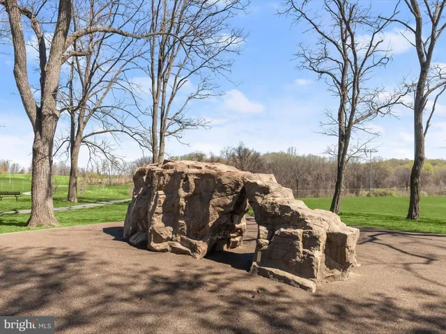 $750,000 | 492 Hawkridge Lane, Sykesville, MD 21784