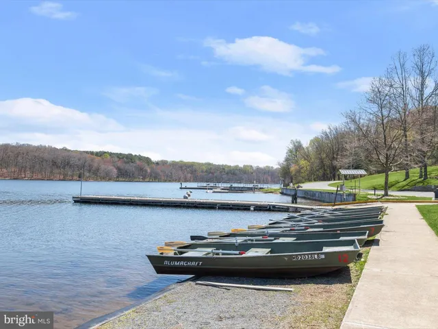 $750,000 | 492 Hawkridge Lane, Sykesville, MD 21784