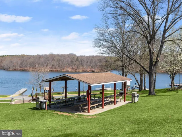 $750,000 | 492 Hawkridge Lane, Sykesville, MD 21784