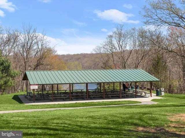 $750,000 | 492 Hawkridge Lane, Sykesville, MD 21784