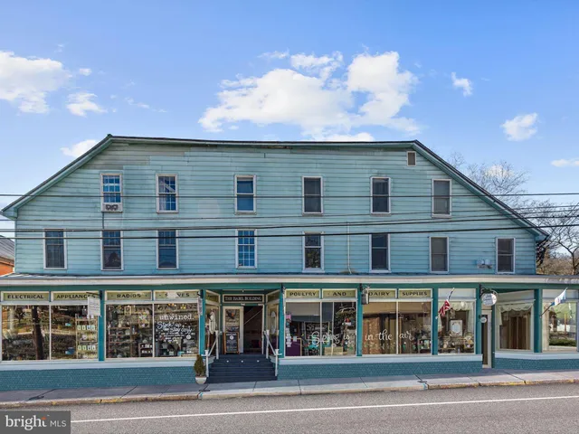 $750,000 | 492 Hawkridge Lane, Sykesville, MD 21784