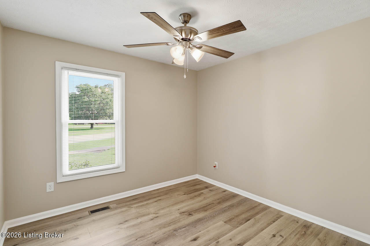 8410 Silver Fox Road Louisville, KY 40291 - Photo 17 of 40 8410 Silver Fox Rd - 21