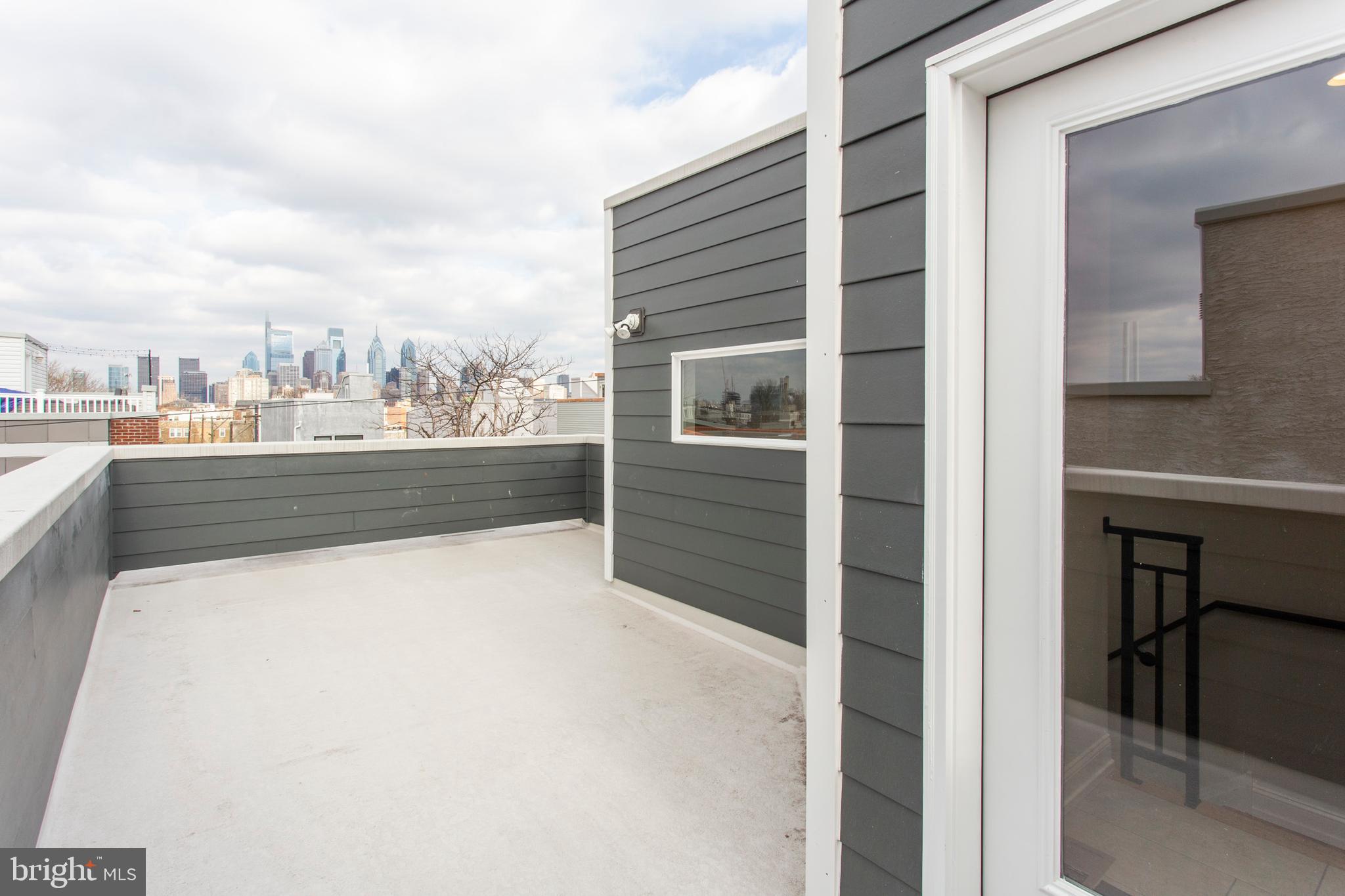 2052 Gerritt Street Philadelphia, PA 19146 - Photo 29 of 32 a view of balcony