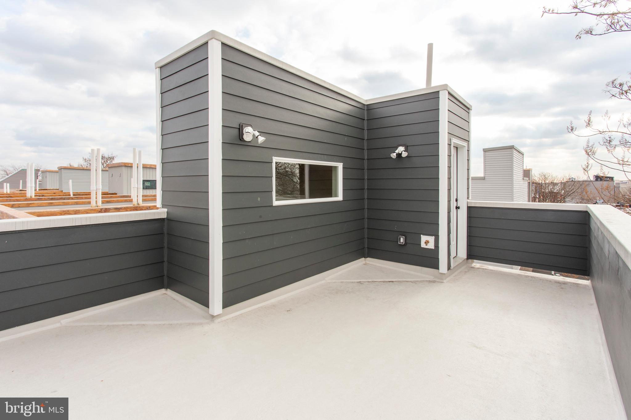 2052 Gerritt Street Philadelphia, PA 19146 - Photo 30 of 32 a view of a terrace