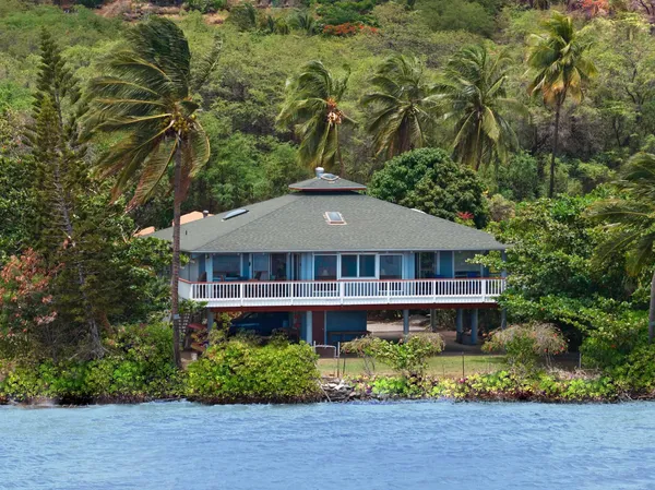$950,000 | 2452 Kamehameha V Highway, Kaunakakai, HI 96748