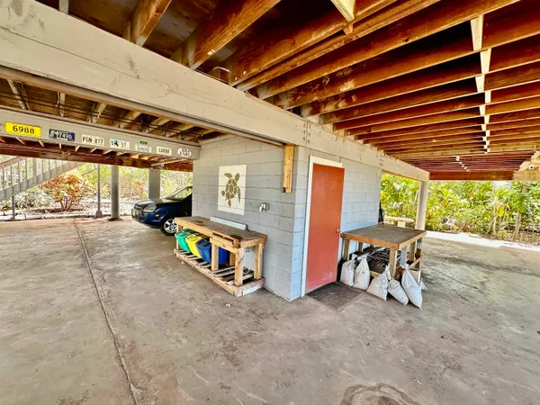 $950,000 | 2452 Kamehameha V Highway, Kaunakakai, HI 96748