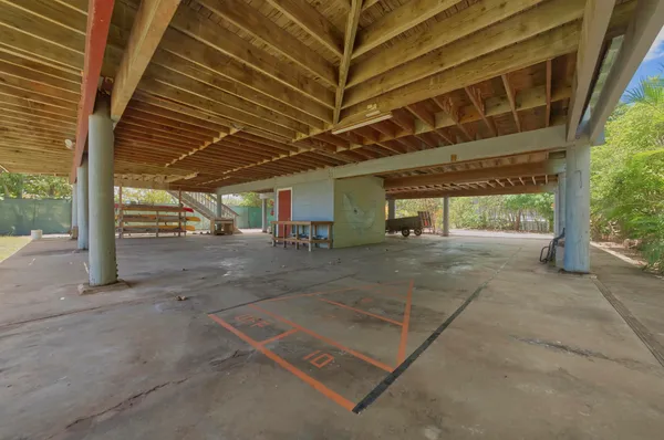 $950,000 | 2452 Kamehameha V Highway, Kaunakakai, HI 96748