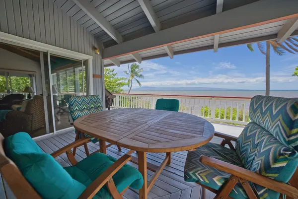 $950,000 | 2452 Kamehameha V Highway, Kaunakakai, HI 96748