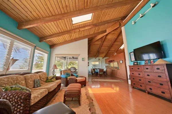 $950,000 | 2452 Kamehameha V Highway, Kaunakakai, HI 96748
