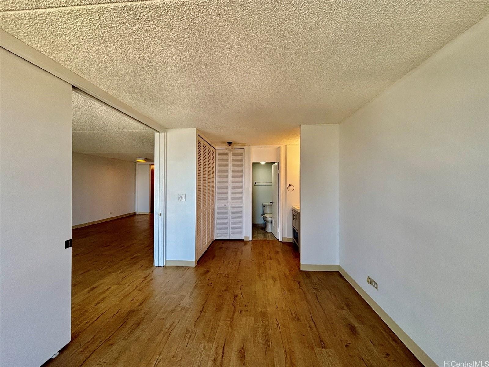 469 Ena Road, Unit 3007 Honolulu, HI 96815 - Photo 6 of 21