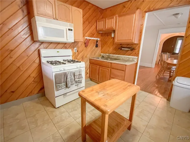 $249,900 | 909 Ackerman Avenue, Syracuse, NY 13210