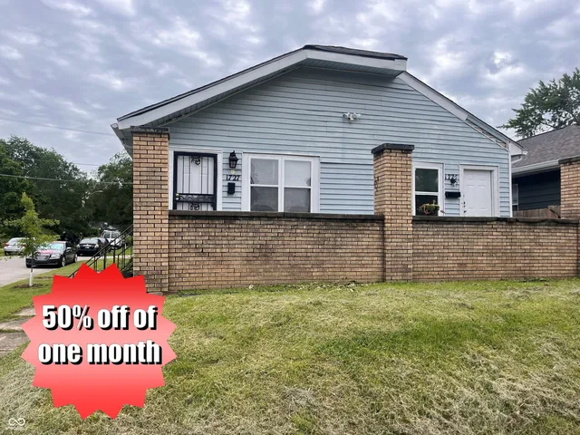 $825 | 1727 North Tacoma Avenue, Indianapolis, IN 46218