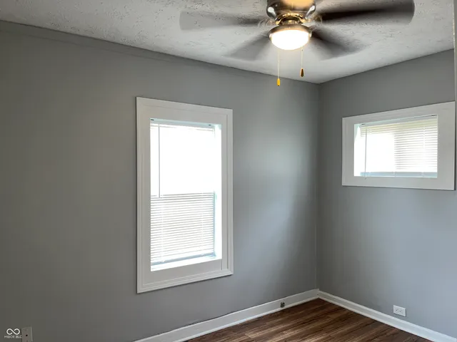 $825 | 1727 North Tacoma Avenue, Indianapolis, IN 46218