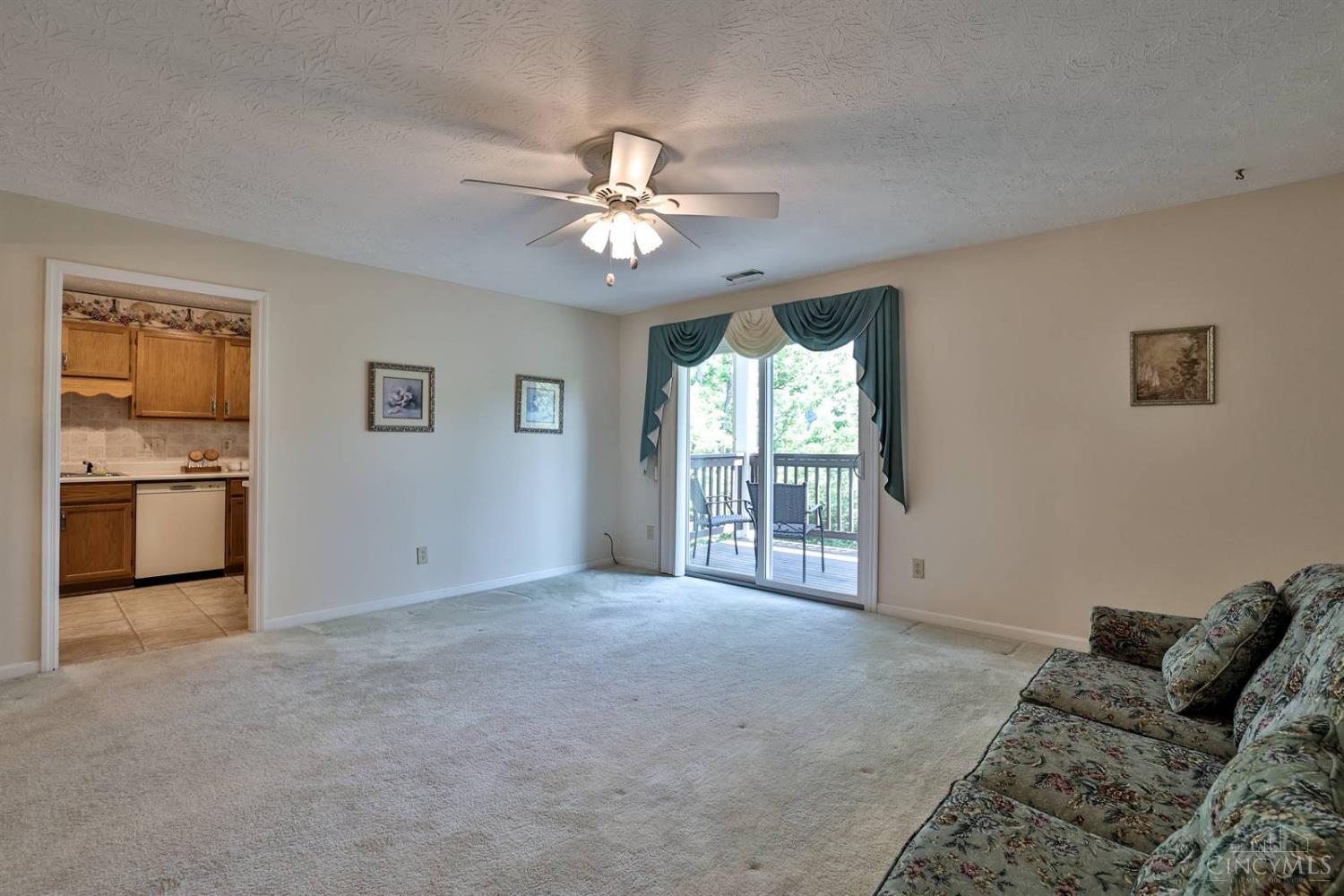 4310 Regency Ridge Court, Unit 208 Cincinnati, OH 45248 - Photo 6 of 30 Gallery Image 6