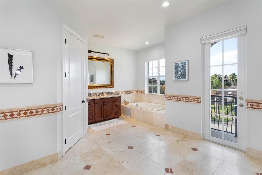 2810 Northeast 47th Street Lighthouse Point, FL 33064 - Photo 16 of 26 Photo 16