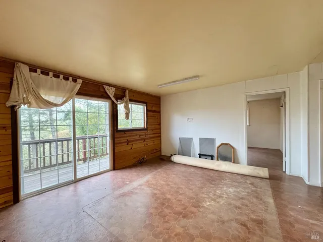 $1,325,000 | 5083 Dry Creek Road, Napa, CA 94558