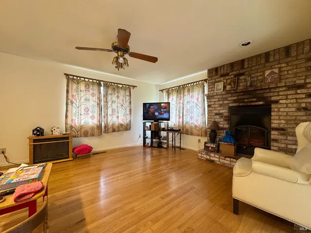 $1,325,000 | 5083 Dry Creek Road, Napa, CA 94558