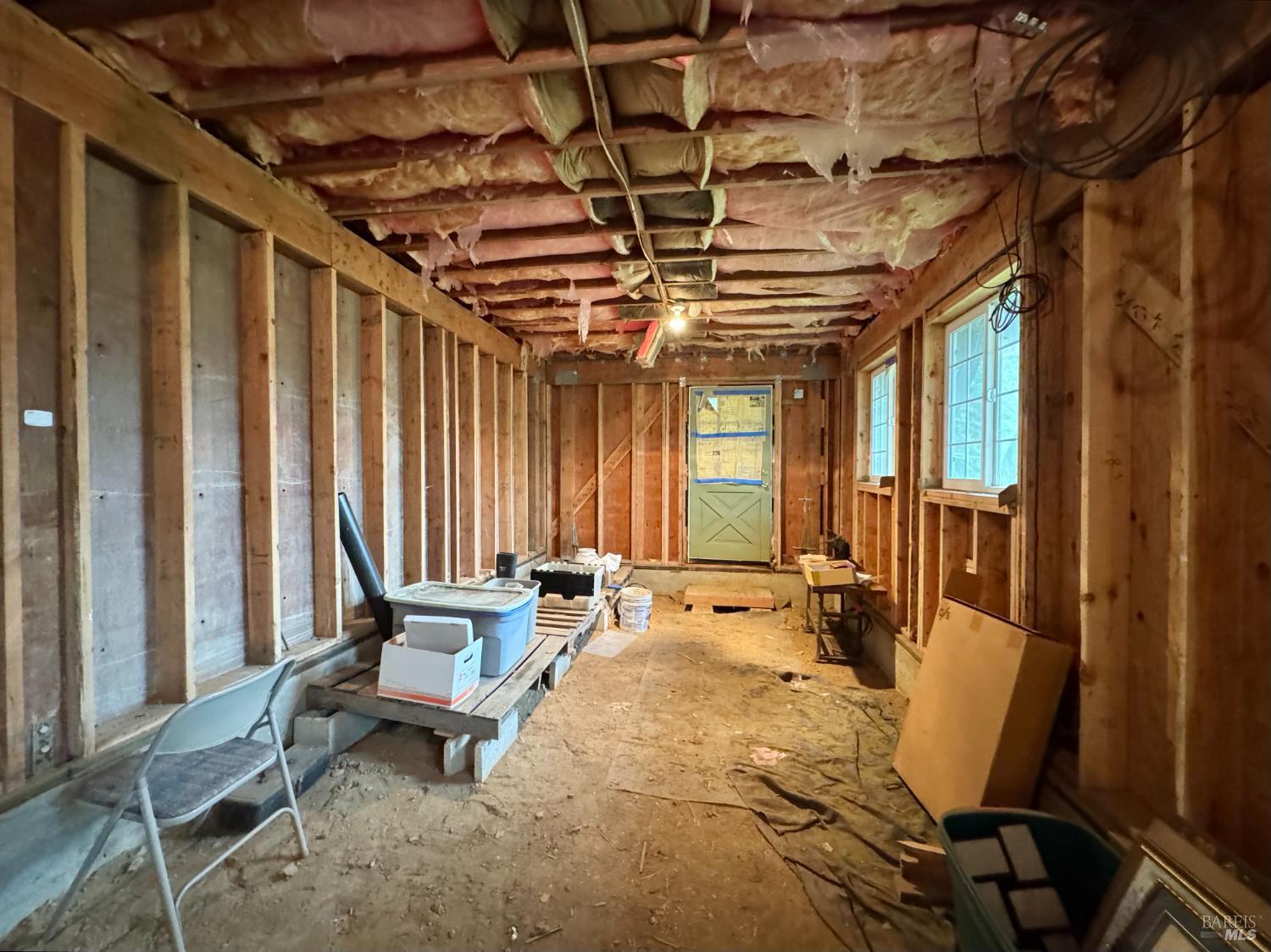 5083 Dry Creek Road Napa, CA 94558 - Photo 52 of 90 a view of a patio with a table and chairs