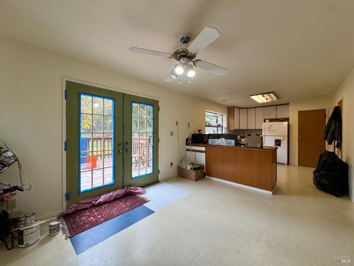 5083 Dry Creek Road Napa, CA 94558 - Photo 7 of 90 a living room with furniture and a window