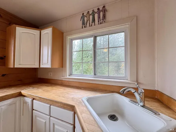 $1,325,000 | 5083 Dry Creek Road, Napa, CA 94558