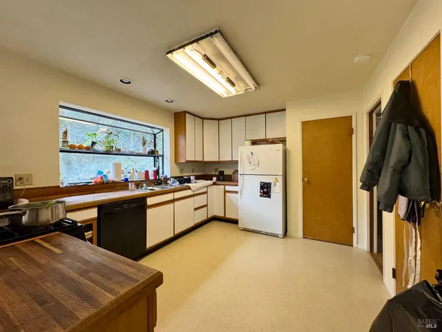 $1,325,000 | 5083 Dry Creek Road, Napa, CA 94558