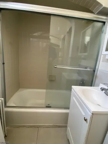 $2,000 | 114 Center Street, Unit 2, Clifton, NJ 07011