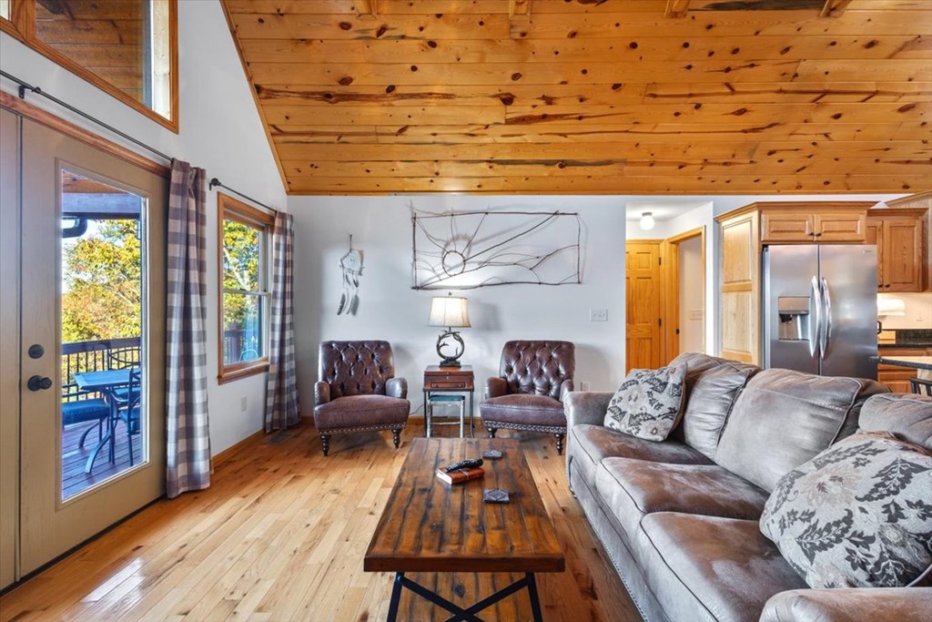190 Regency Drive Murphy, NC 28906 - Photo 26 of 42 a living room with furniture and a fireplace