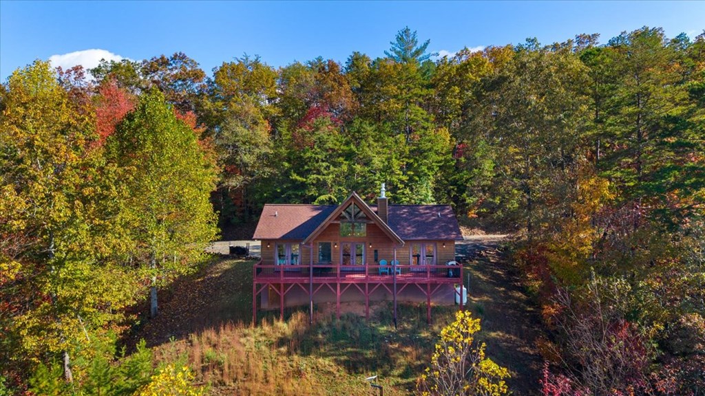 190 Regency Drive Murphy, NC 28906 - Photo 6 of 42 a view of a big house with a big yard and large tree