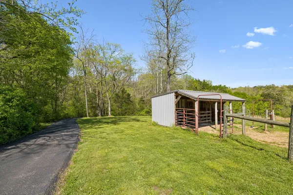 $1,050,000 | 4341 Marlowe Road, Williamsport, TN 38487