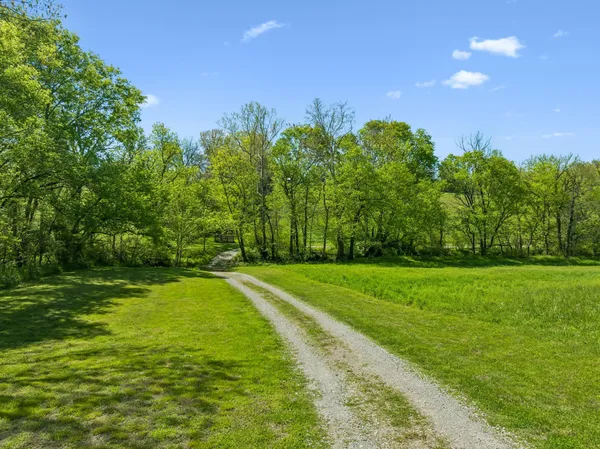 $1,050,000 | 4341 Marlowe Road, Williamsport, TN 38487