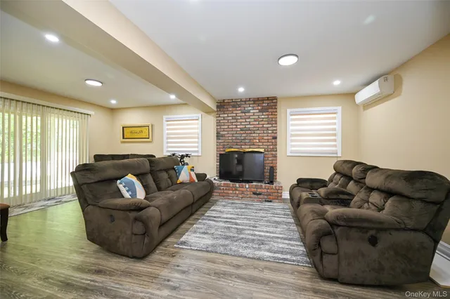 $1,499,000 | 1061 Fordham Lane, Woodmere, NY 11598