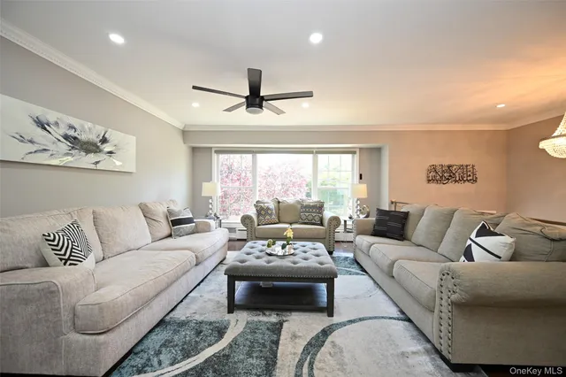 $1,499,000 | 1061 Fordham Lane, Woodmere, NY 11598