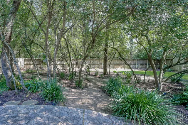 $525,000 | 35 East Bellmead Place, The Woodlands, TX 77382