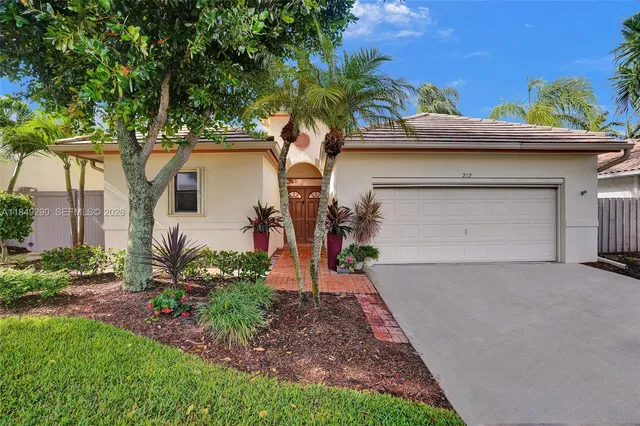 $599,999 | 212 Citrus Trail, Boynton Beach, FL 33436